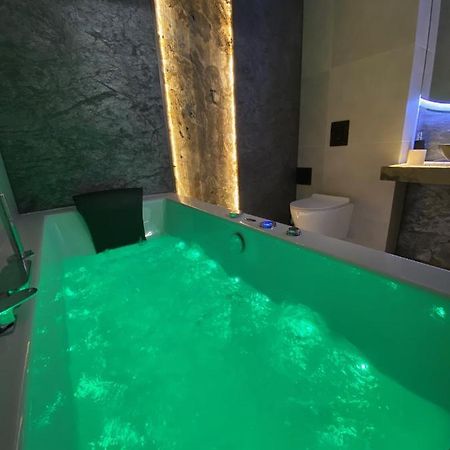 Silver Shine Jacuzzi คราคูฟ ภายนอก รูปภาพ