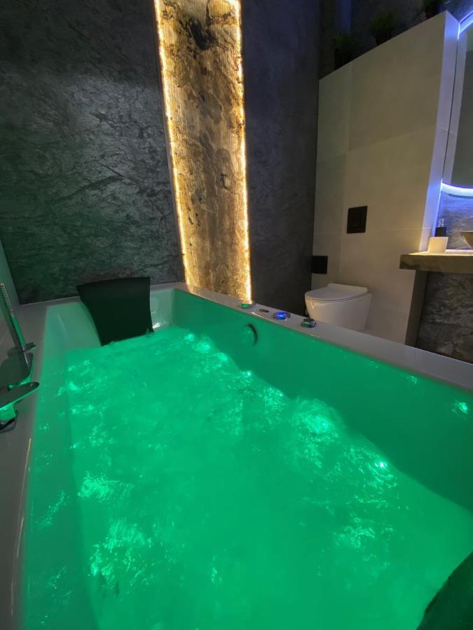 Silver Shine Jacuzzi คราคูฟ ภายนอก รูปภาพ