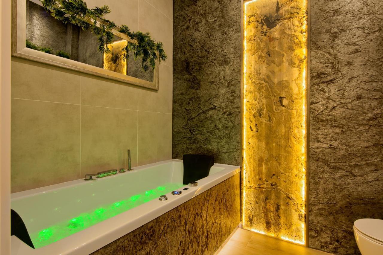 Silver Shine Jacuzzi คราคูฟ ภายนอก รูปภาพ